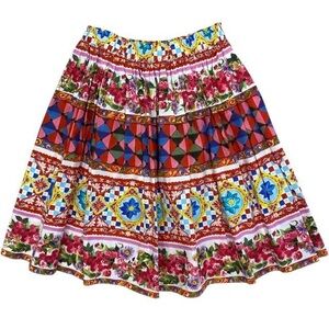 NWOT Dolce and Gabbana girls skirt size 5.